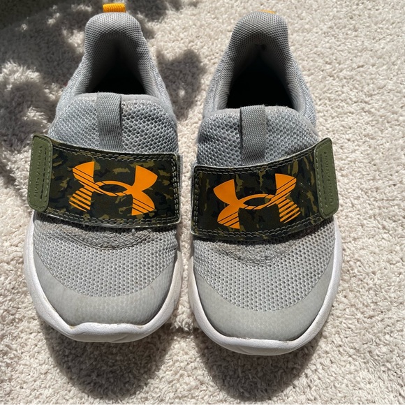 Under Armour Kids Gray Sneakers with Orange Logo - Picture 1 of 6